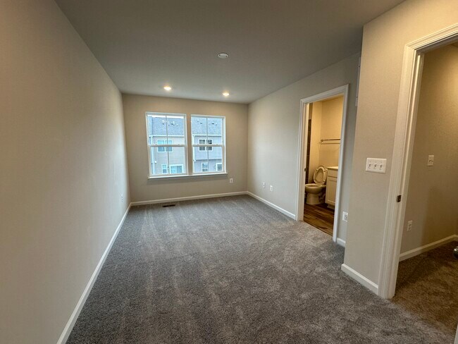 Foto del edificio - 318 Mineral Springs Rd