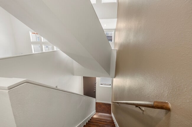 Building Photo - 349 Sydnor St