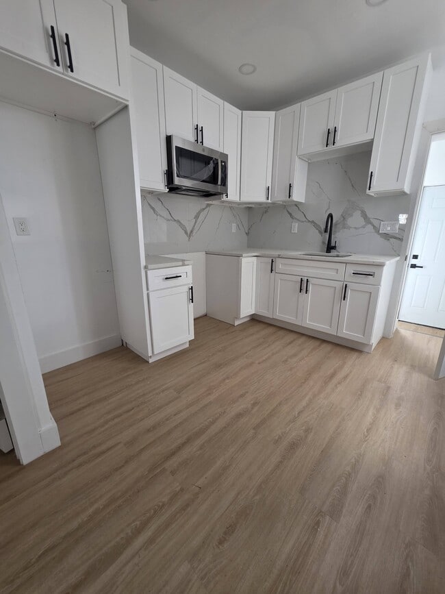 Photo - 2304 W Huntingdon St House