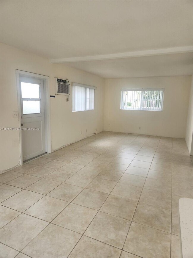 Foto del edificio - 2111 NE 42nd Ct