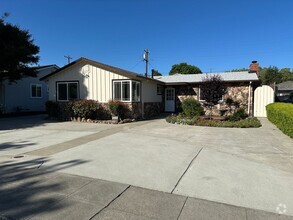 Building Photo - 2233 Hicks Ave