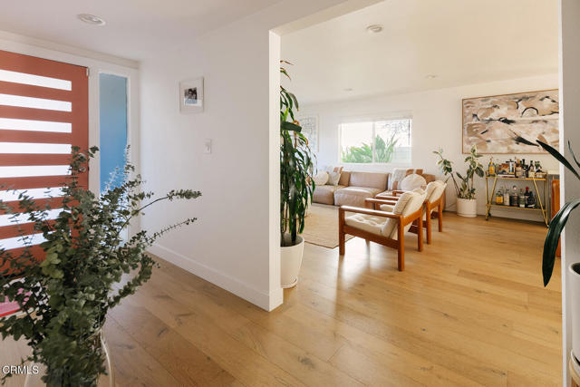 Foto del edificio - 906 Adelante Ave