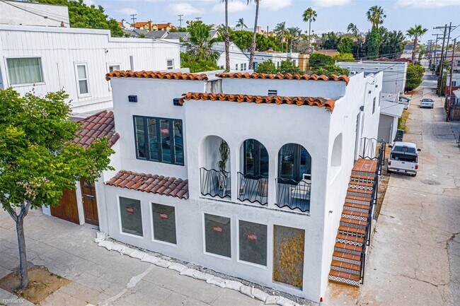 Building Photo - 2573 University Ave