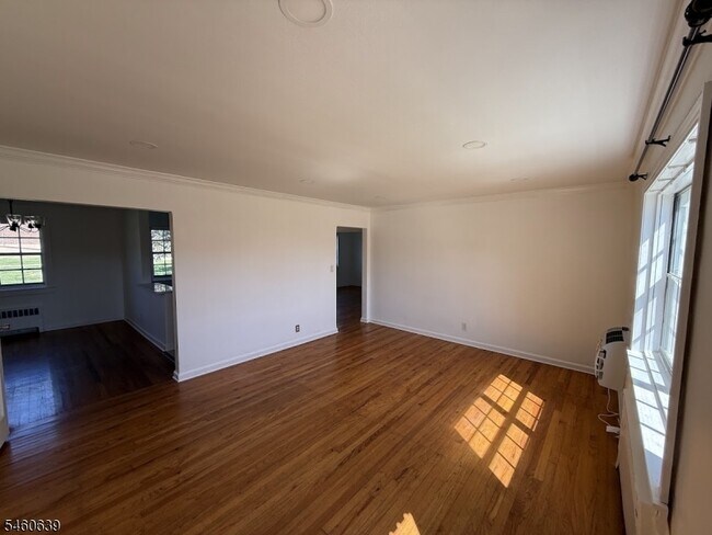 Building Photo - 1B Colfax Manor