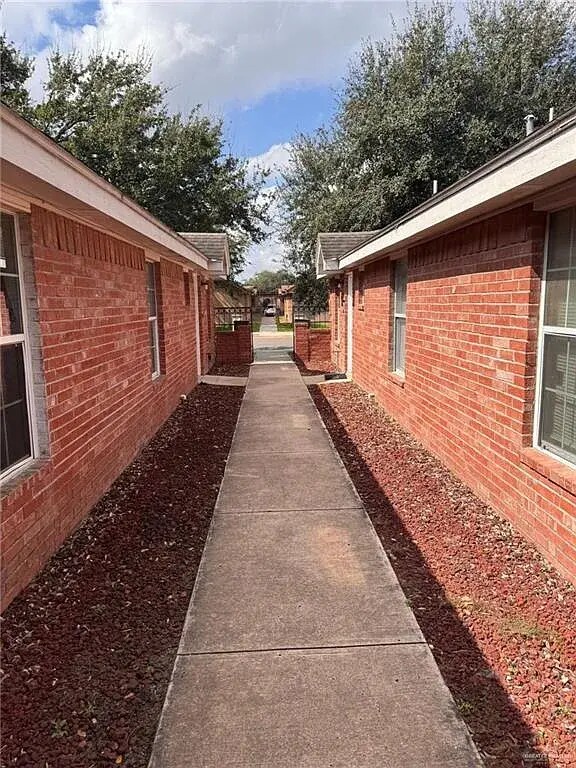 Foto del edificio - 2108 Bahamas Dr