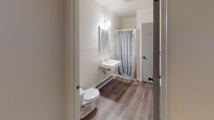 Foto principal - 229 S Grove St