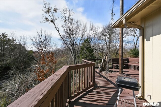 Foto del edificio - 2102 W Bear Creek Rd