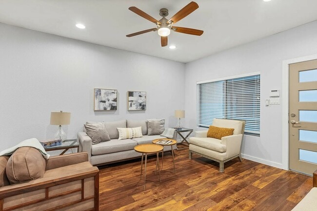 Foto del edificio - 503 Swanee Dr