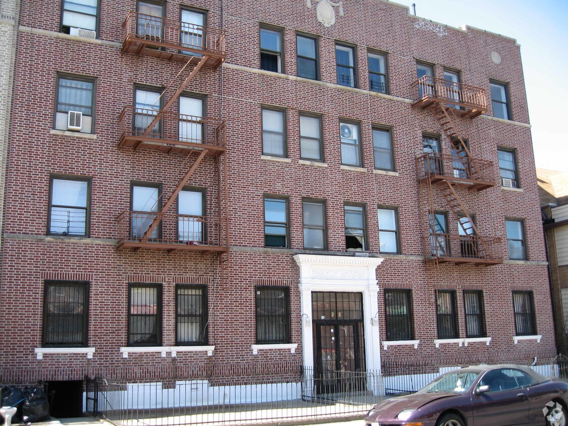 Primary Photo - 26 Bay 25th St