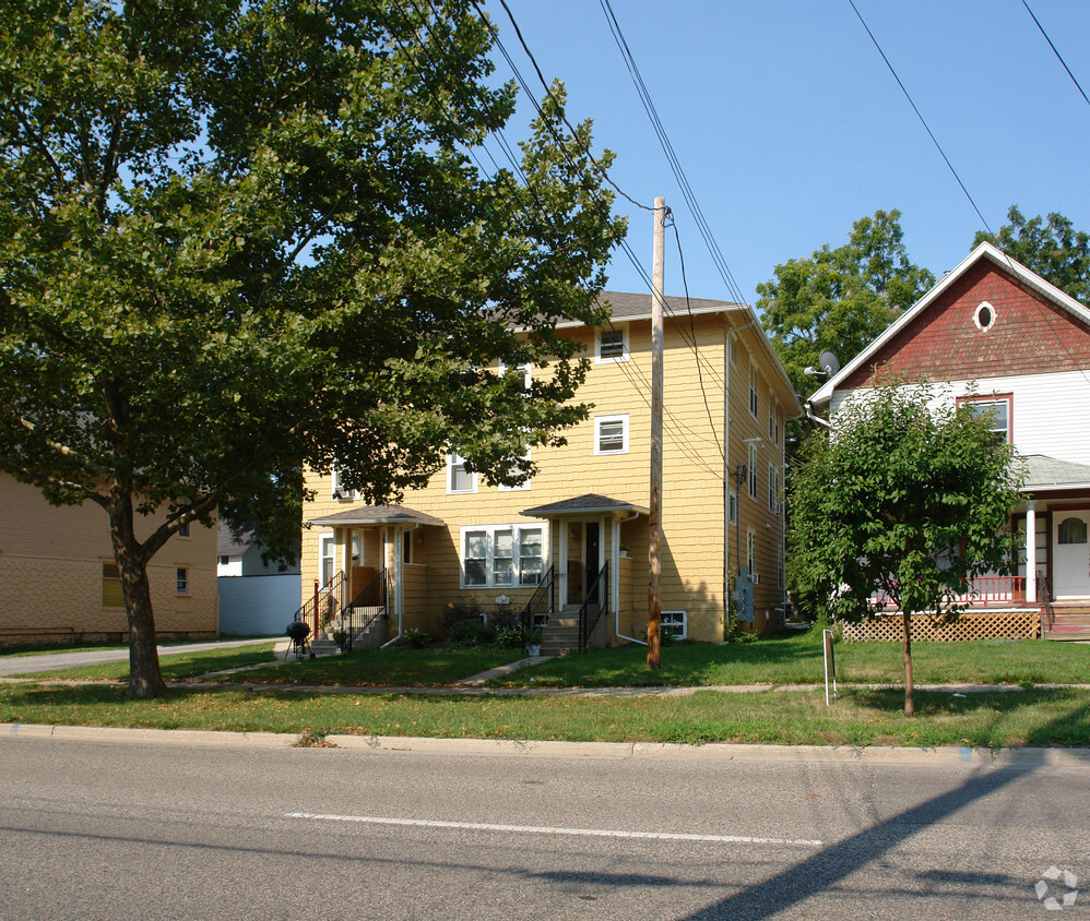 Foto del edificio - Walnut Apartments