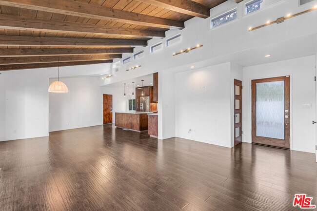 Foto del edificio - 3476 Troy Dr