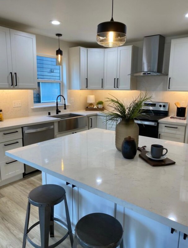 Foto del edificio - 818 E 60th St