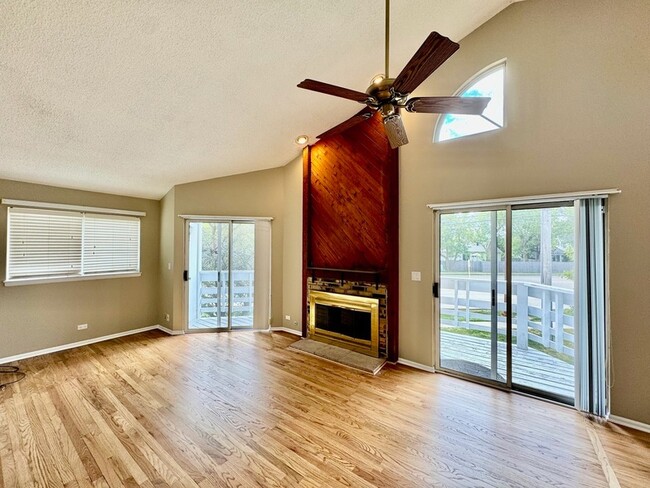 Building Photo - 1193 Ranchview Ct