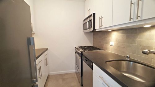 Foto del edificio - 347 E 80th St