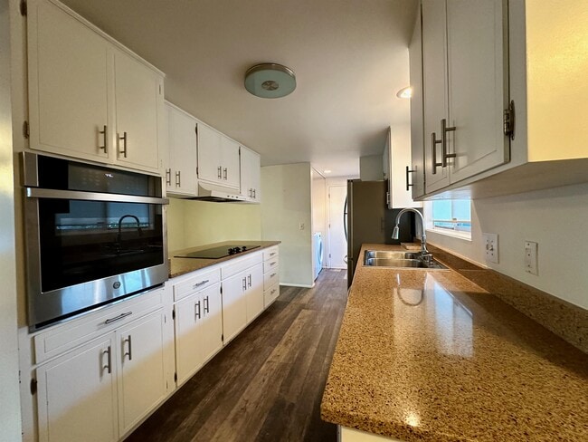 Foto del edificio - 1812 Brittany St