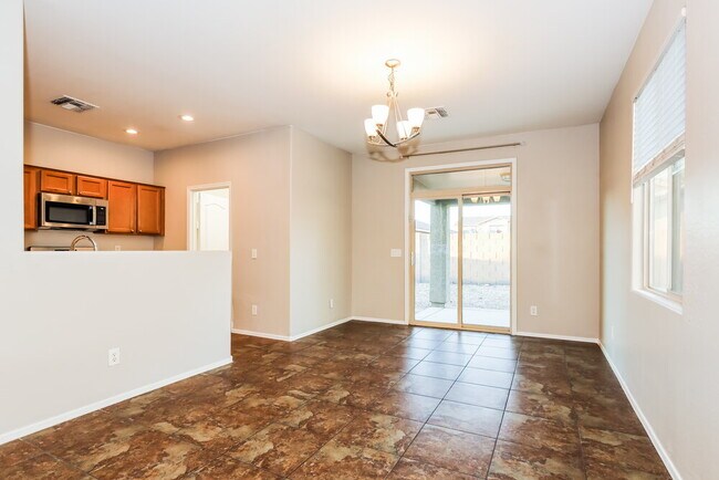 Foto del edificio - 7342 W St Charles Ave