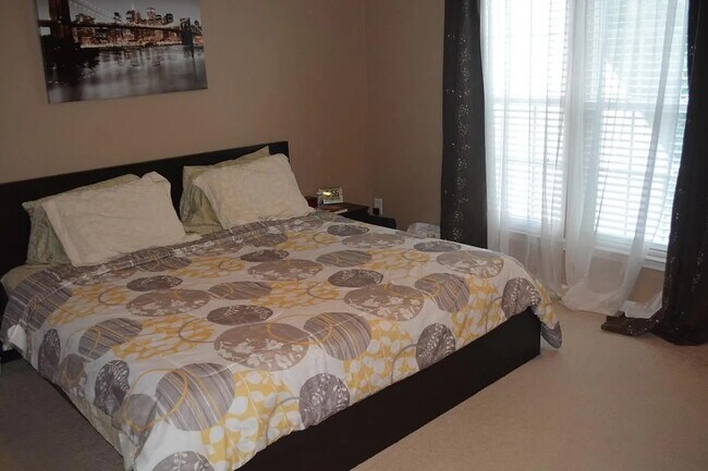 Foto del edificio - 254 Hadley Commons Dr