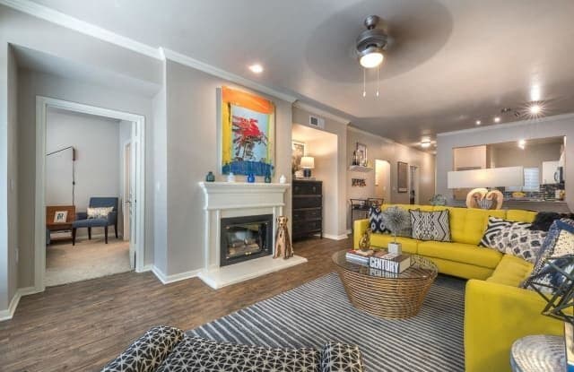 Photo - 7927 Forest Ln (Dallas, TX)