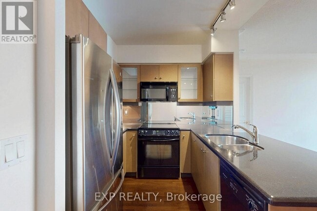 Building Photo - 10 Delisle Ave