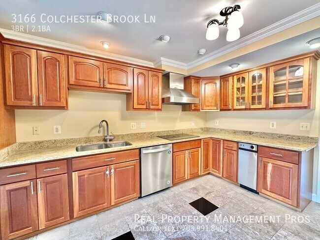 Building Photo - Stunning & Spacious TH- Backs to Beautiful...