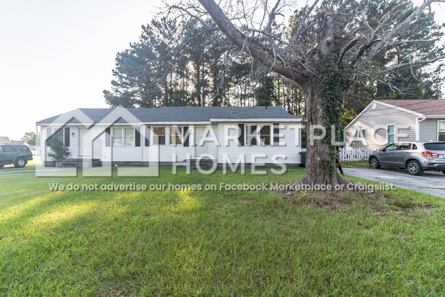 Building Photo - 2247 Onslow Dr