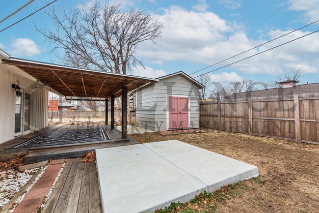 Foto del edificio - 2210 W Columbine Ln