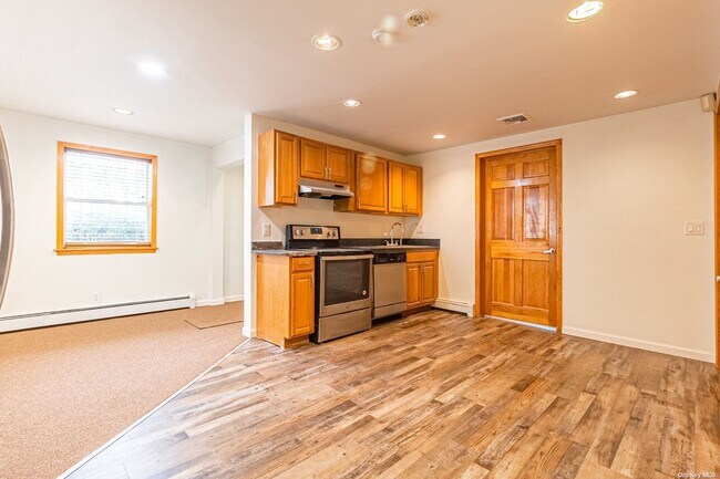 Foto del edificio - 754 Deer Pk Ave