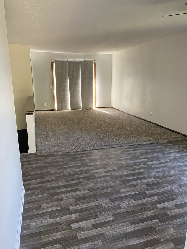 Building Photo - 3158 Villa Ridge Dr SE