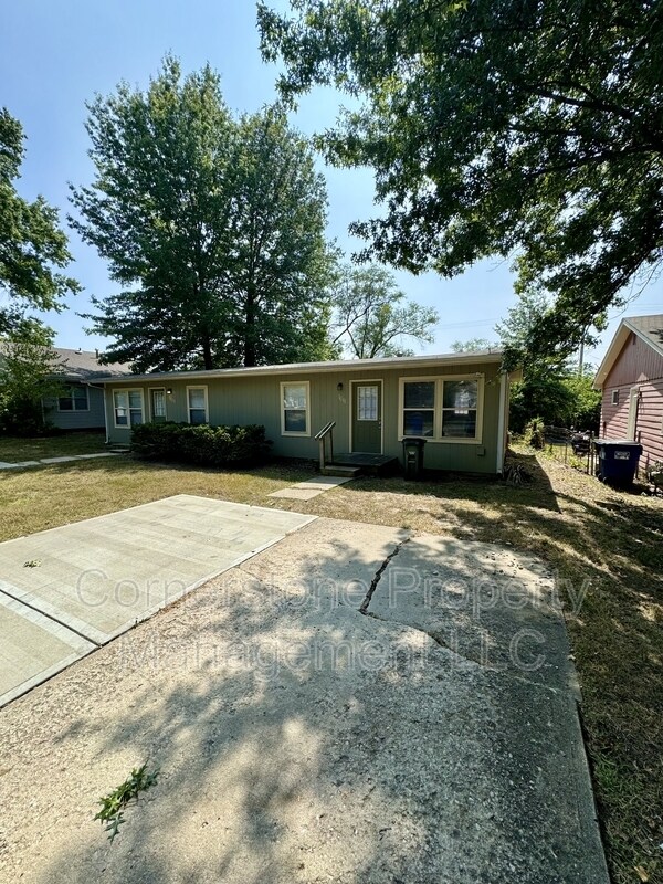 Primary Photo - 1611 W 22nd Terrace