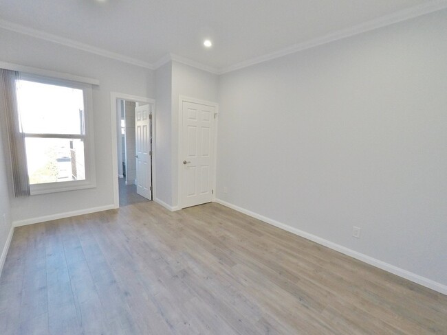 Foto del edificio - Beautiful Remodeled 1BR- 1 Month Free- w/ ...