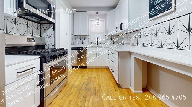 Foto del edificio - 3748 Buckingham Ave