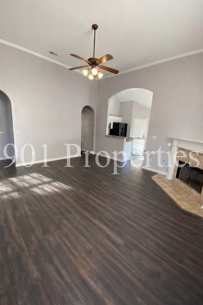 Building Photo - 1120 Averett Ln