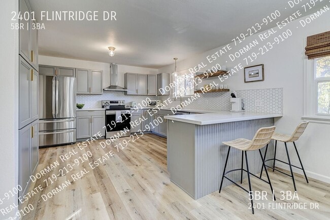 Photo - 2401 FLINTRIDGE DR- House