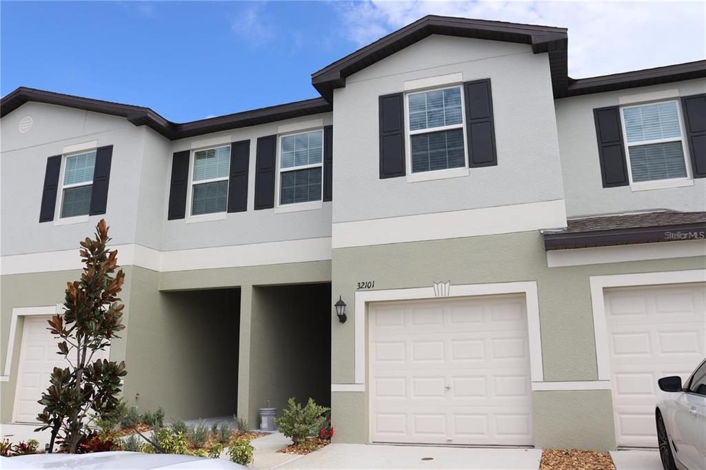 Foto principal - 32101 Powderpuff Mimosa Dr