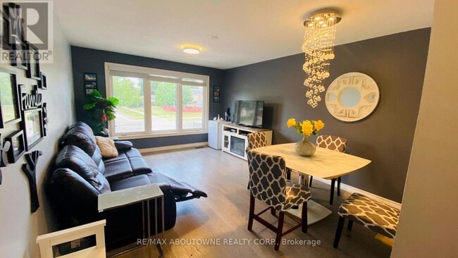 Photo du bâtiment - 1601 Sandgate Crescent