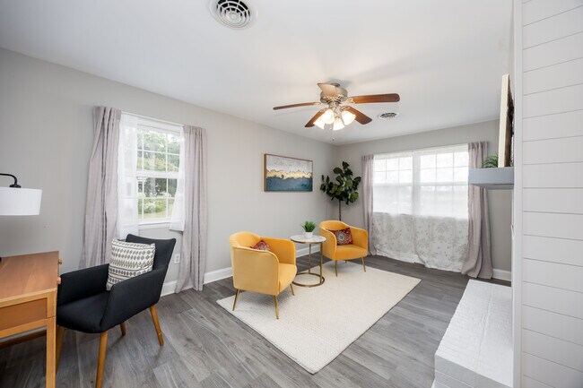 Foto del edificio - 32710 Mount Hermon Rd