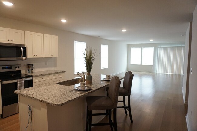 Building Photo - 3BR/2BA with 2 Car Garage in the New Cherr...