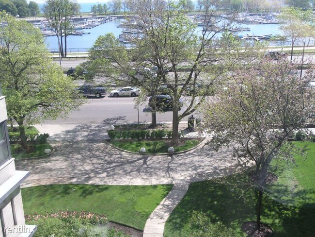 Foto del edificio - 3430 N Lake Shore Dr