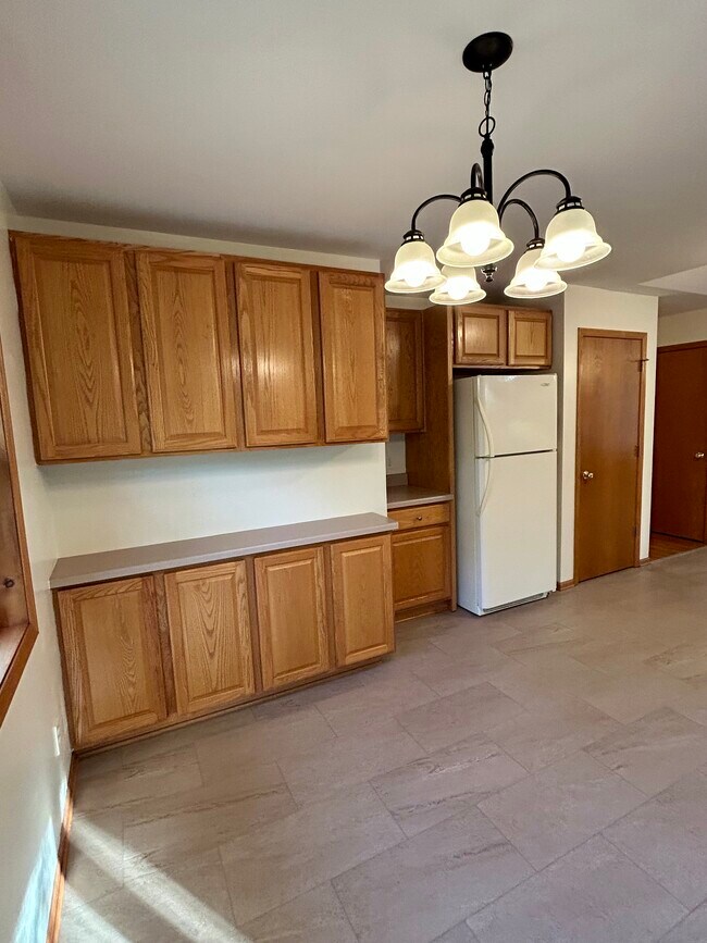 Foto del edificio - 6516 Shore Ln