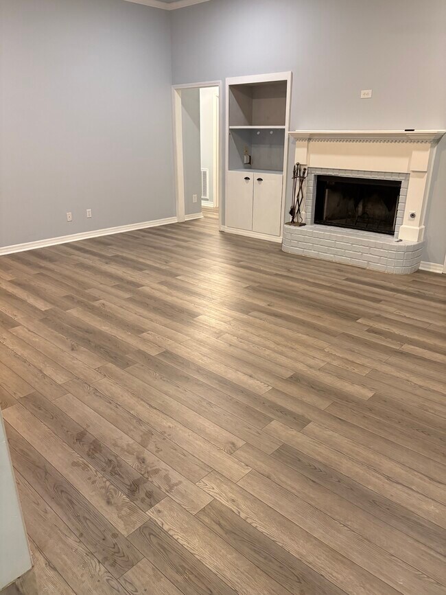 Foto del edificio - 5900 Clearview Cir