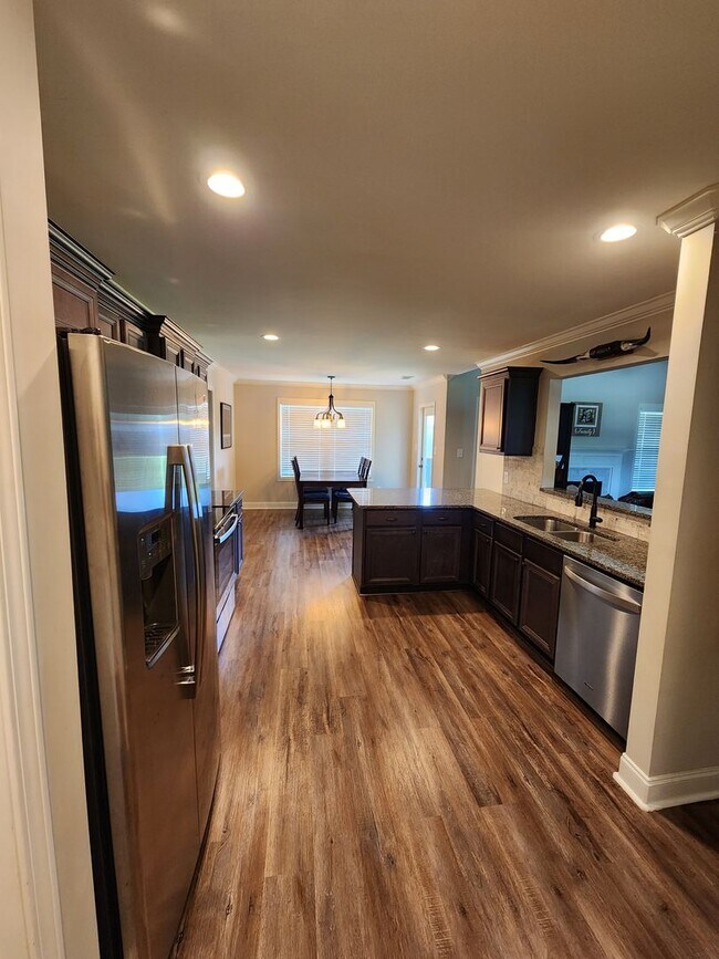 Foto del edificio - 104 Chatham Ct