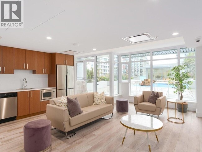 Building Photo - 1708 Ontario St