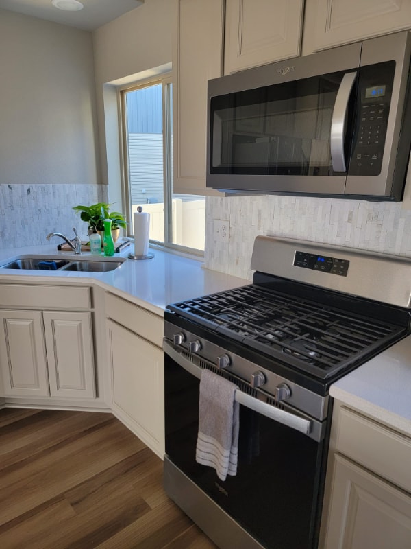 Building Photo - 7046 Silvergrass Dr