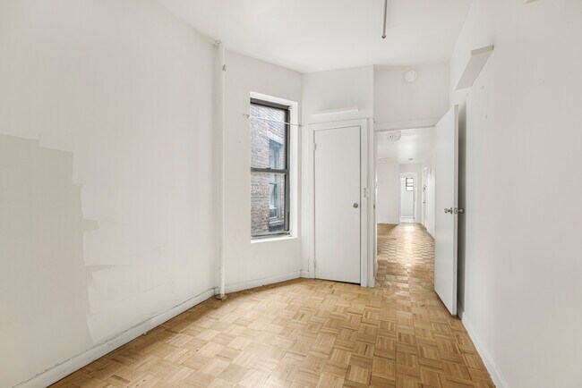 Foto del edificio - 325 E 89th St