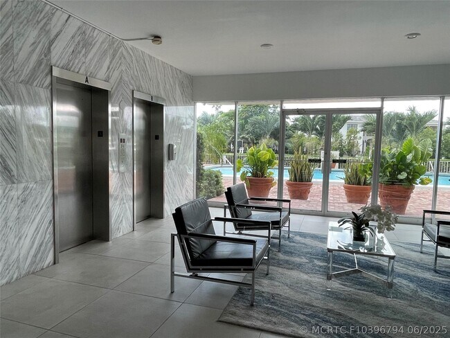 Foto del edificio - 401 Golden Isles Dr
