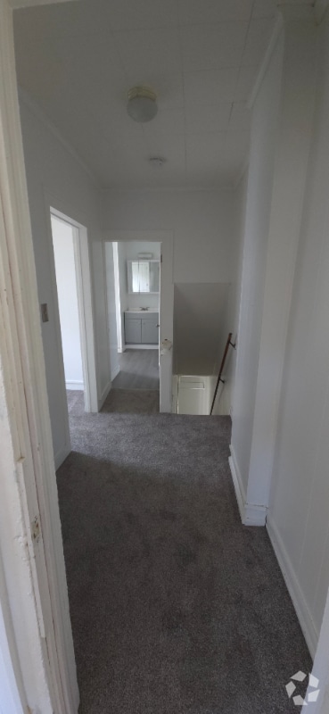 19-21-21 Mcdougall Ave
