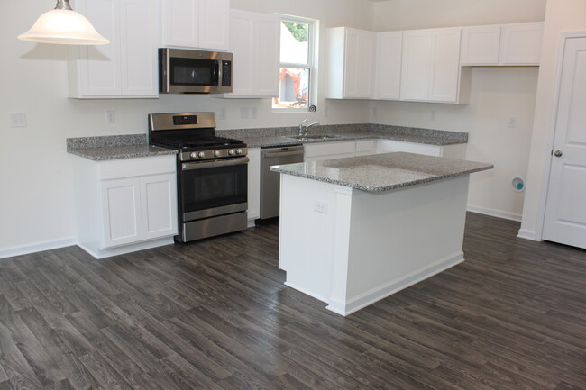 Foto del edificio - 3419 Selwyn Landing Dr