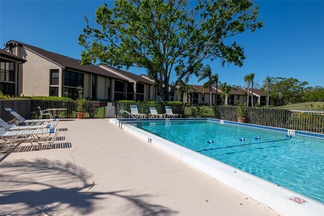 Foto del edificio - 6211 Timberlake Dr