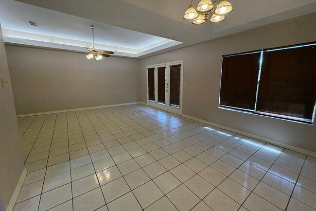 Foto del edificio - 1603 Sherwood Dr