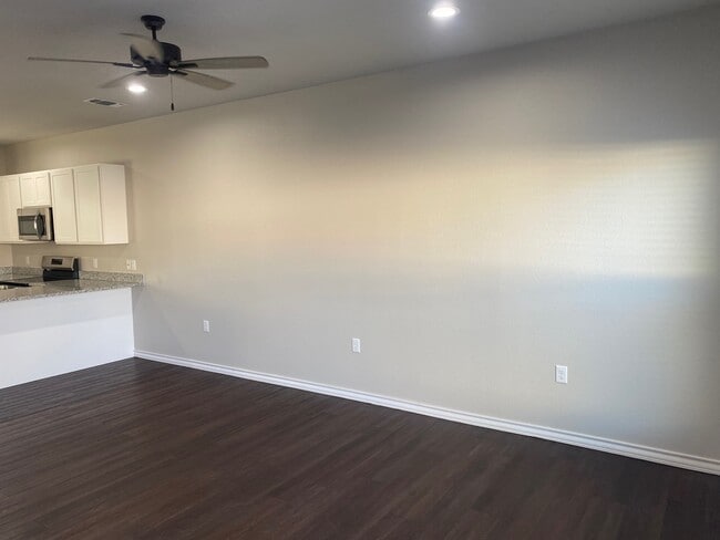 Building Photo - 3478-3478 Brooke Pl